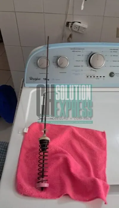 Cambio de suspensión de lavadora Whirlpool, fotografía 2