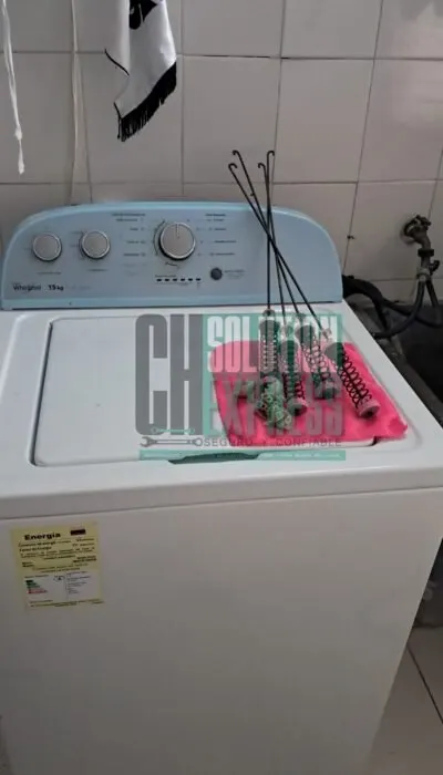 Cambio de suspensión de lavadora Whirlpool, fotografía 4